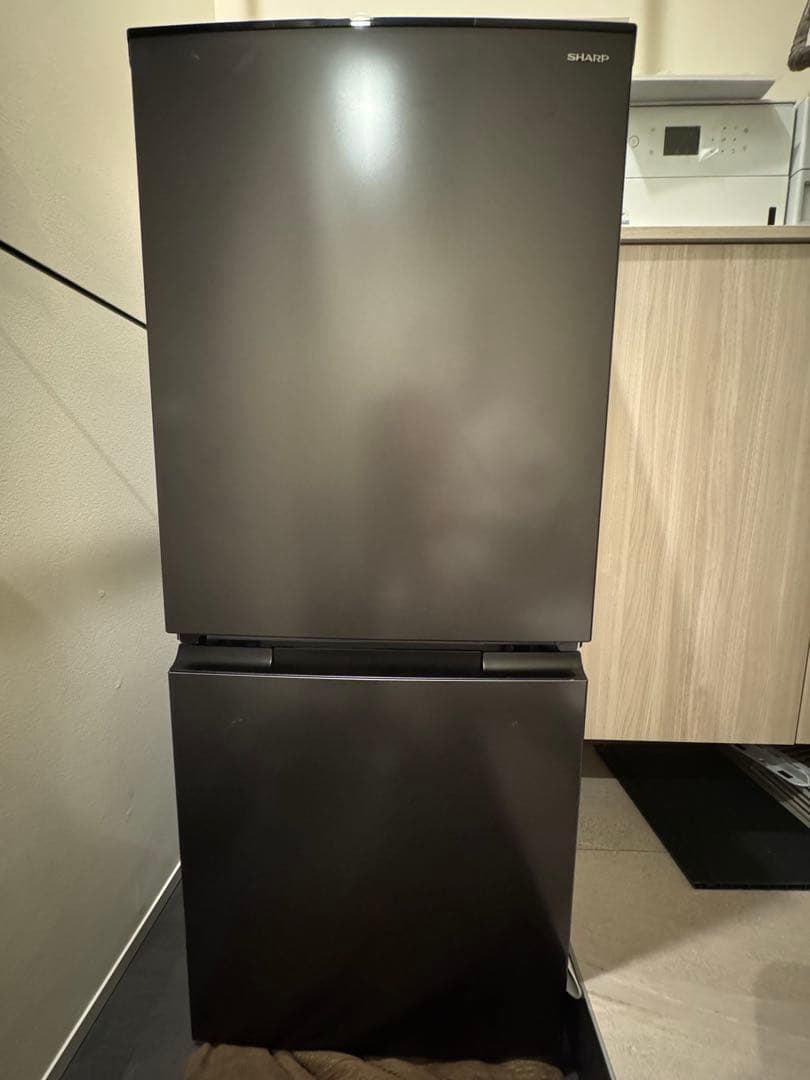 シャープ　SHARP 冷凍冷蔵庫　　　SJ-D15P-H 黒色　152L 両開