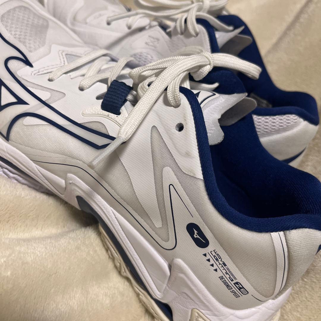 Mizuno Wave Lightning Z8 ホワイト/ネイビー
