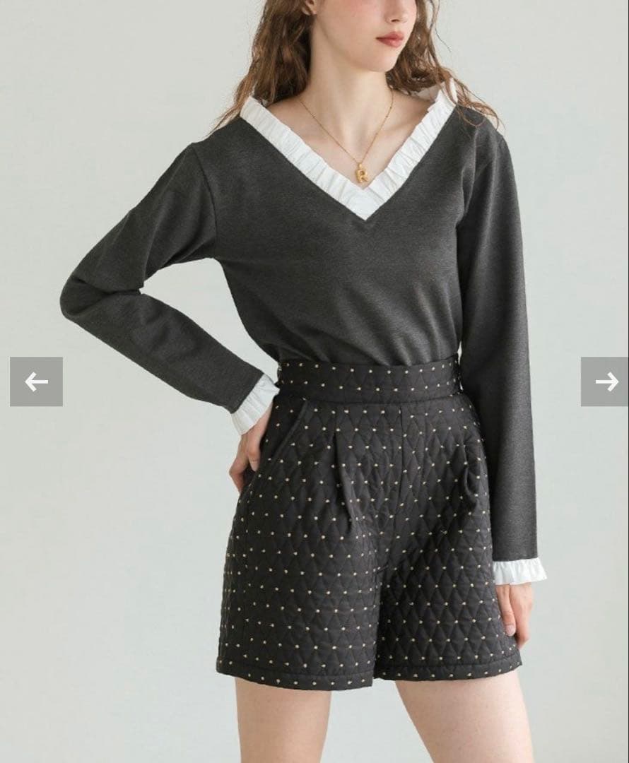 Donoban 新品未使用タグ付き Vネックフリルトップス