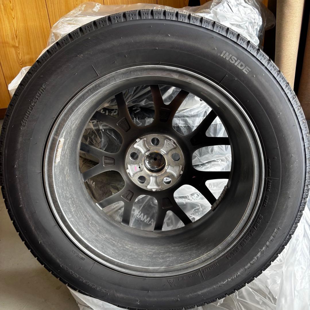 BRIDGESTONE BLIZZAK 225/60R18 レフィナーダ