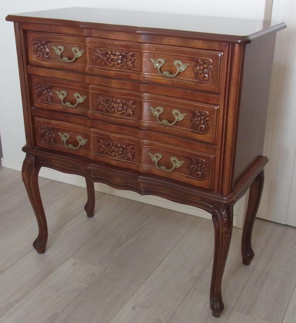 ３段チェスト　 イタリア製 　クラウディオ サオンチェッラ