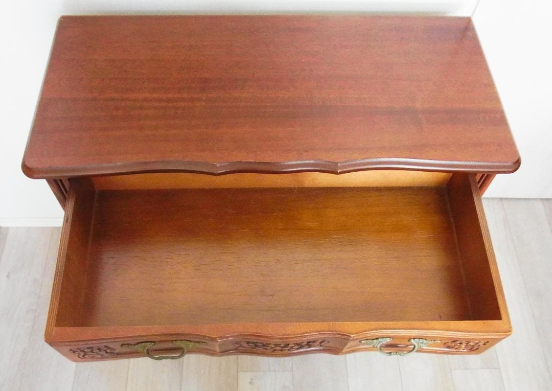 ３段チェスト　 イタリア製 　クラウディオ サオンチェッラ