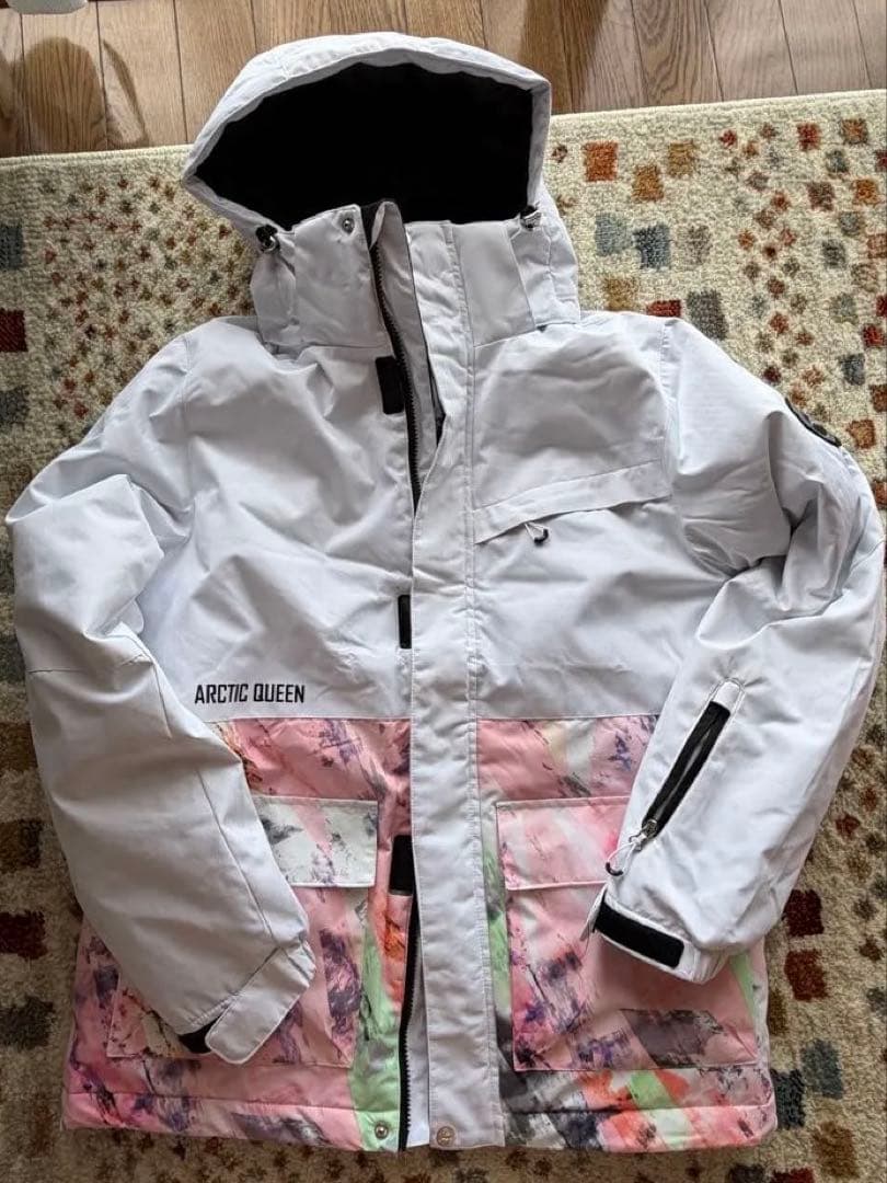 ARCTIC QUEENホワイト ピンク スノーボードウェア セット女性用