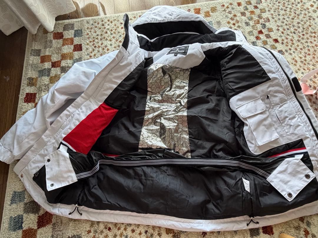 ARCTIC QUEENホワイト ピンク スノーボードウェア セット女性用