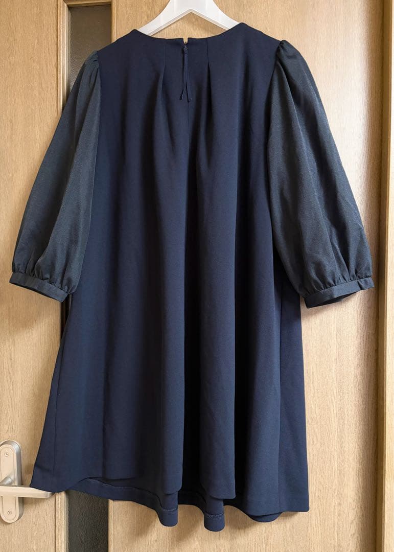 美品☆ローズティアラ胸元リボン風チュニックワンピース紺大きいサイズ46