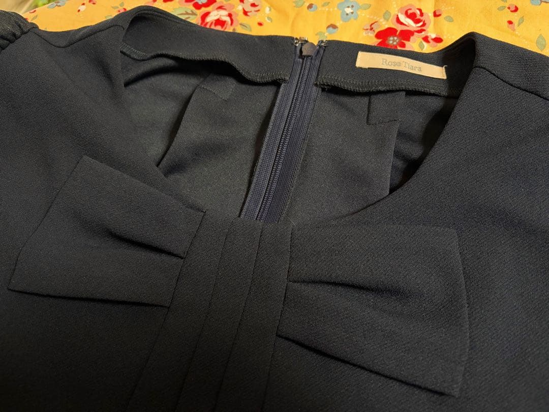 美品☆ローズティアラ胸元リボン風チュニックワンピース紺大きいサイズ46