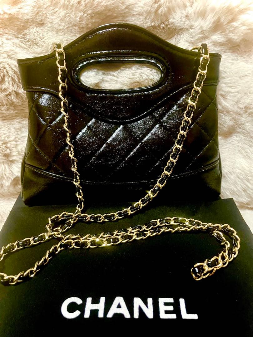 CHANEL キルティング エナメル加工バッグCHANEL31ノベルティ
