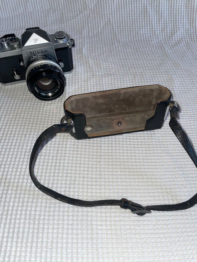 Nikon F 一眼レフカメラ 35mm フィルム