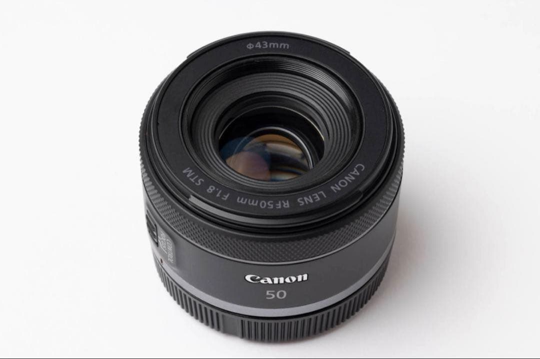 【美品】Canon キャノンレンズRF50mm f1.8 STM ＆レンズフード
