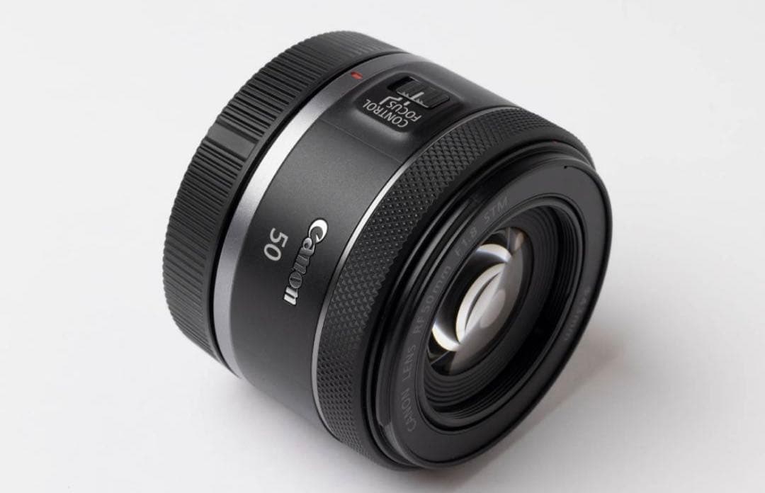 【美品】Canon キャノンレンズRF50mm f1.8 STM ＆レンズフード