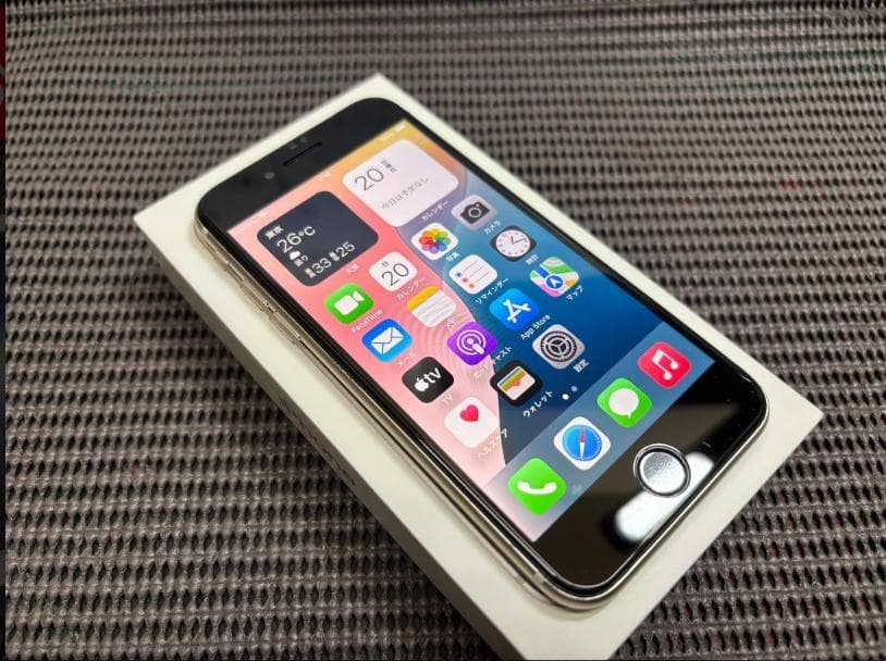 【美品】iphoneSE3 Star Light 64g バッテリー99%！
