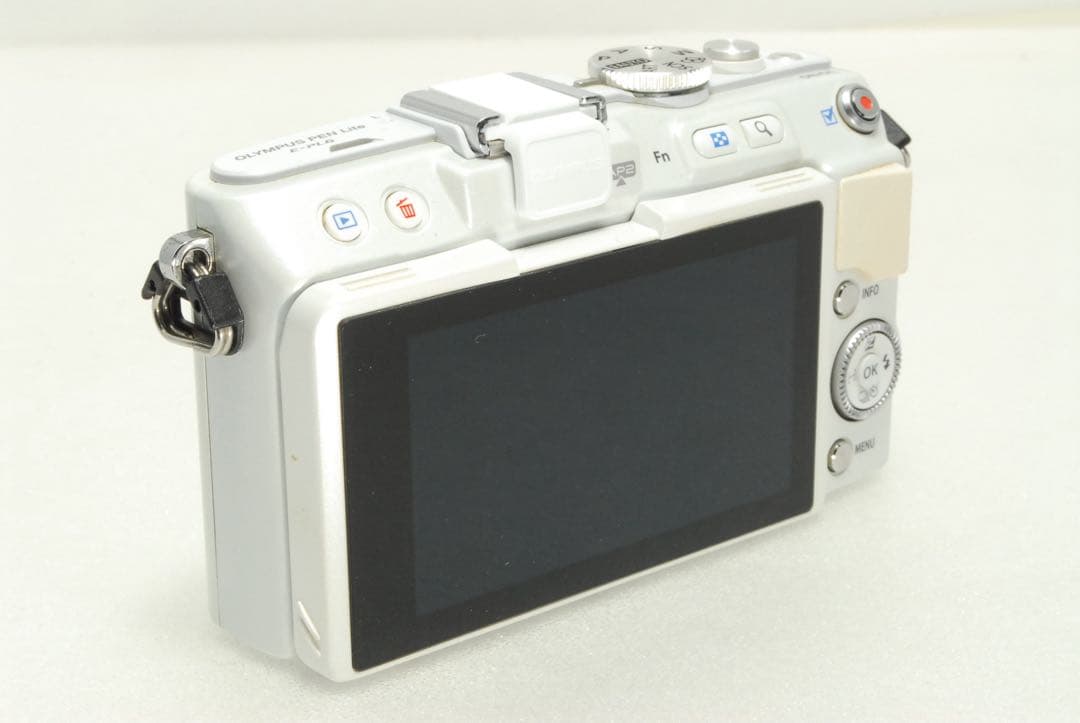 OLYMPUS E-PL6 ❤️スマホ転送 ダブルレンズ ミラーレス オリンパス