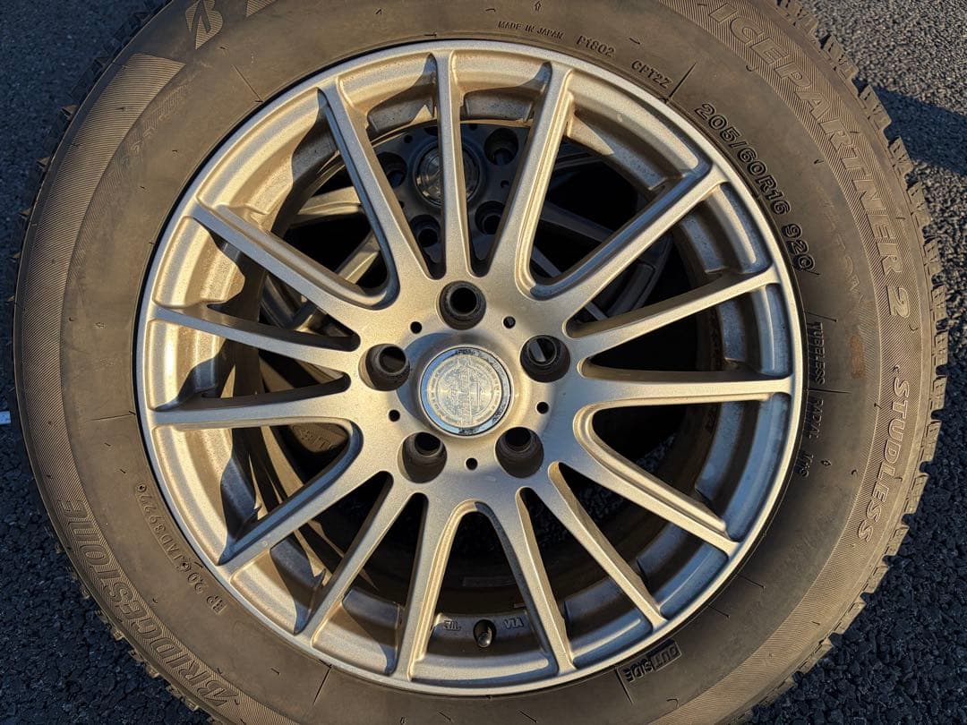 16インチ 205/60/R16 スタッドレスタイヤホイールセット