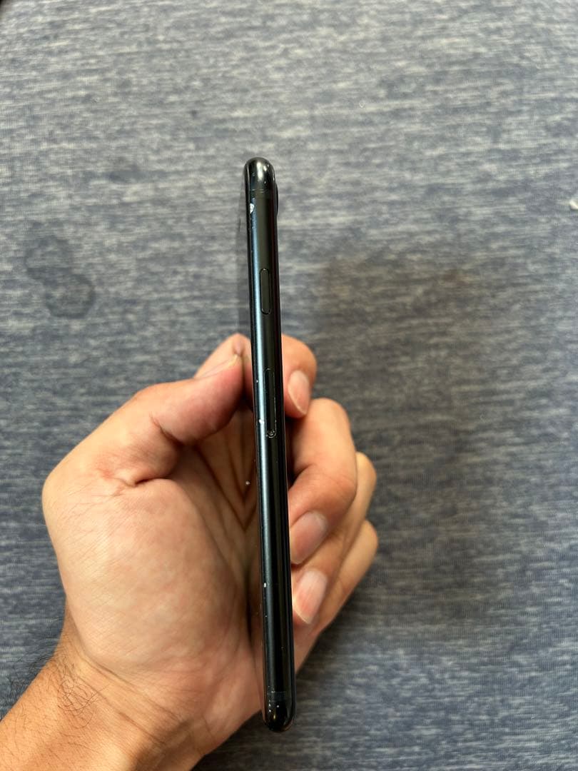 スマートフォン本体 Apple iPhone SE 64GB