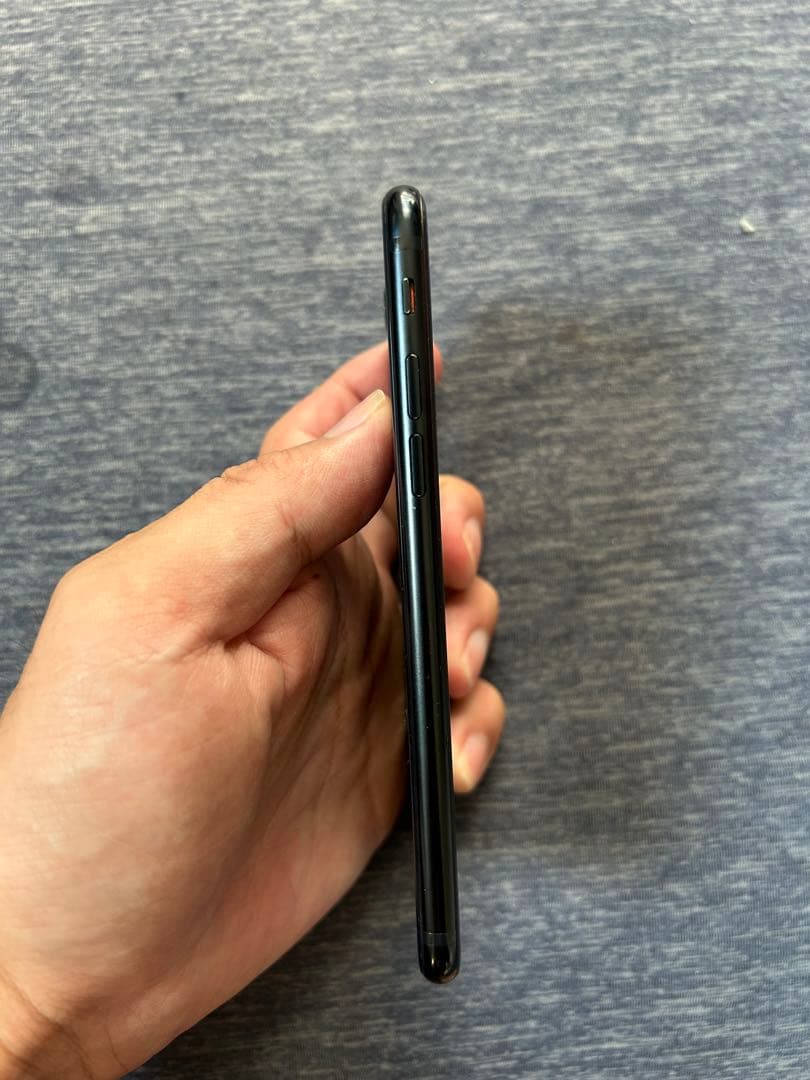 スマートフォン本体 Apple iPhone SE 64GB