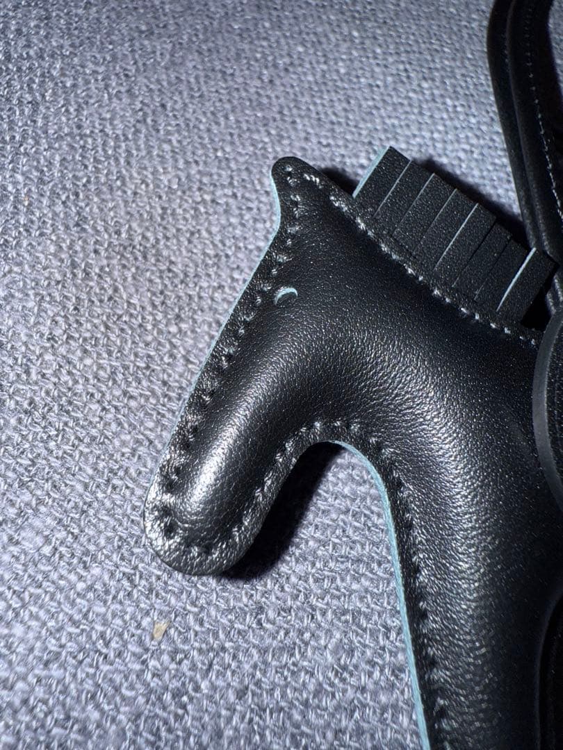 HERMES 馬型チャーム ブラック