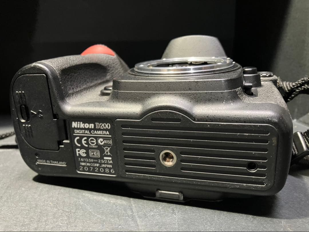 Nikon D200 MB-D200 【お正月お値下げ価格】