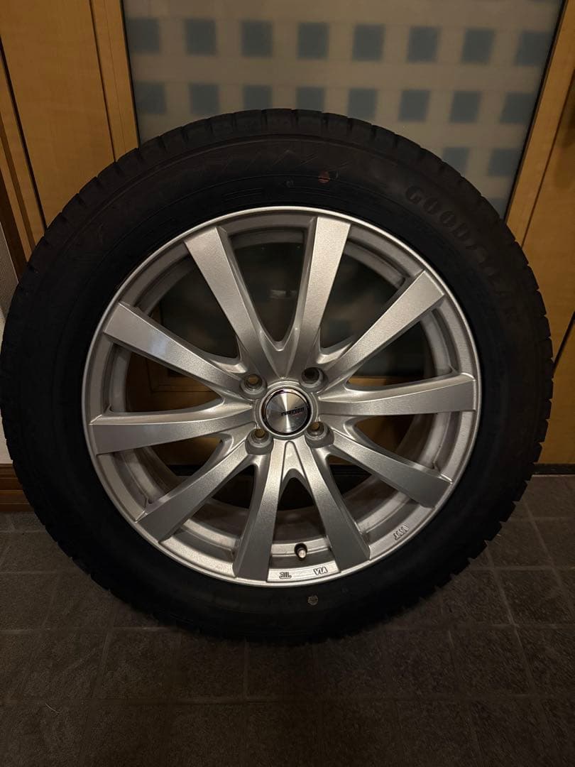 ICE NAVI 8 スタッドレス4本195/60R17 ライズ等に！