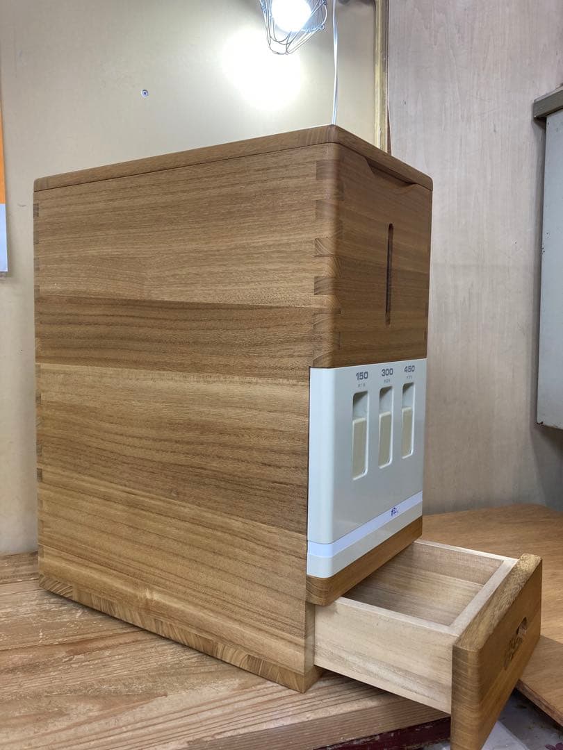 いちごさん専用　桐の米びつ10kg用　桐子モダン　ほぼ未使用　E