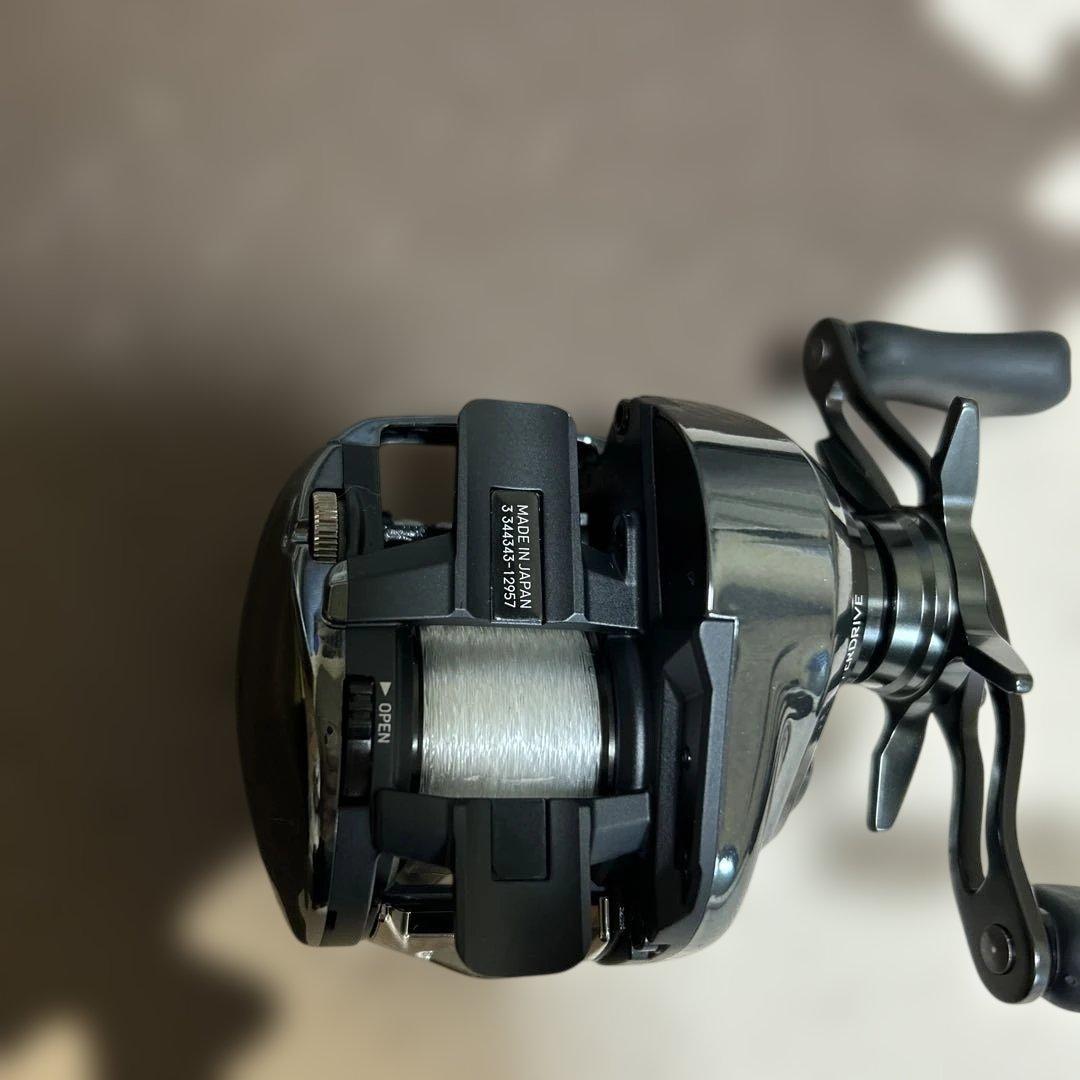 【未使用】ダイワ スティーズSV TW 100XHL 左ハンドル