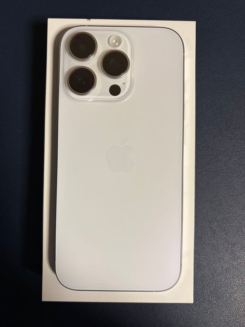 iPhone 16 Pro 256GB 本体　ホワイトチタニウム