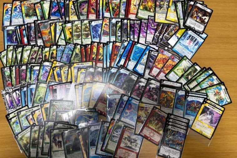デュエルマスターズ　まとめ売り　デッキ　引退　カード　ストレージ　ケース付き