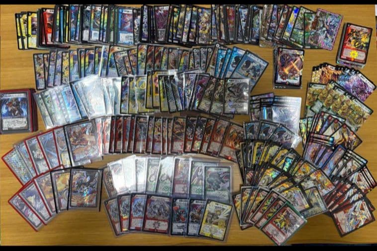デュエルマスターズ　まとめ売り　デッキ　引退　カード　ストレージ　ケース付き