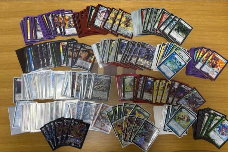 デュエルマスターズ　まとめ売り　デッキ　引退　カード　ストレージ　ケース付き