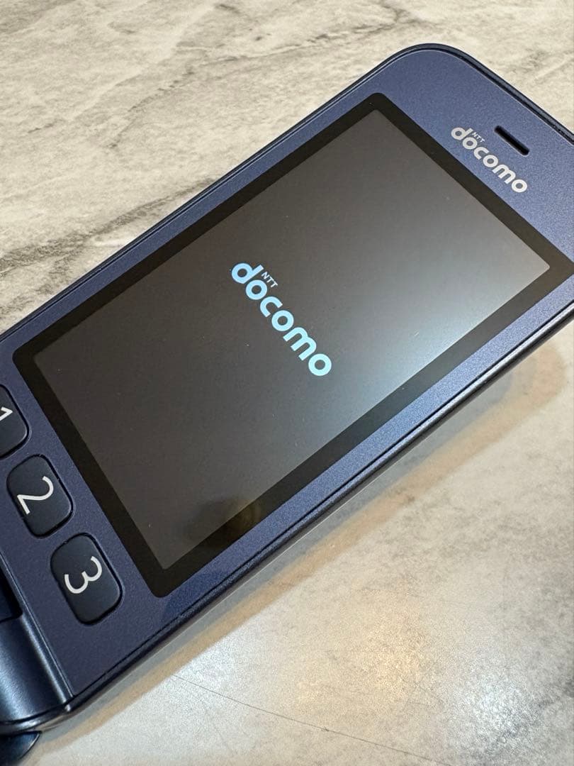 ドコモ らくらくホン F-01M