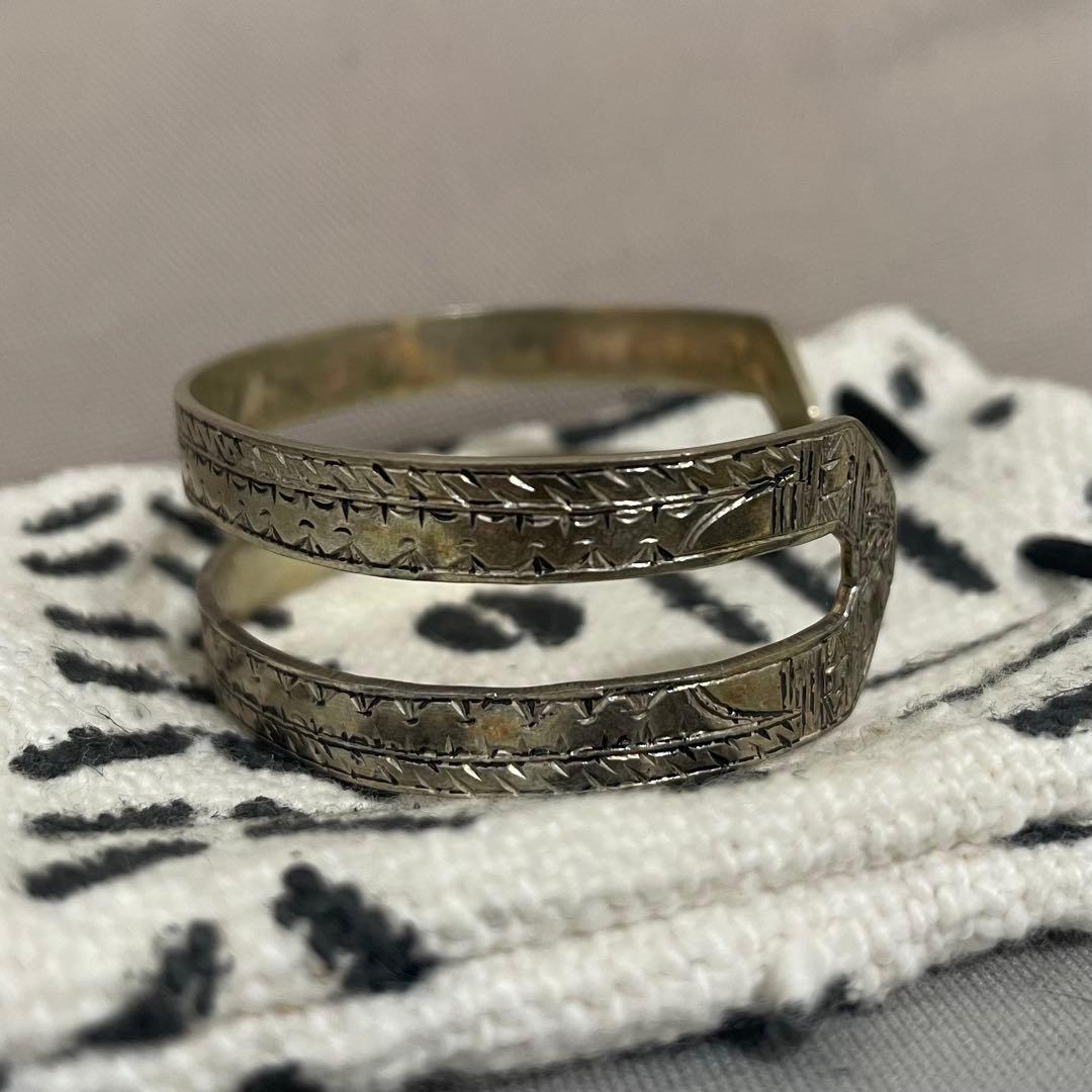 シルバー　トゥアレグ　バングル