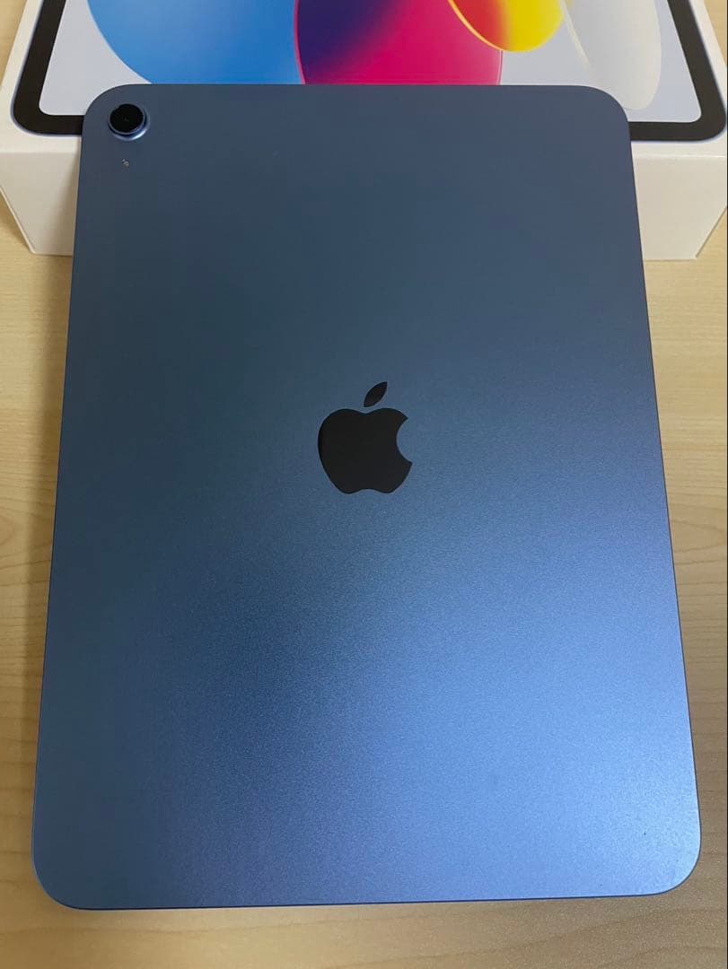 2回使用！iPad A16 Wi-Fiモデル 128GB ブルー　キーボード付き