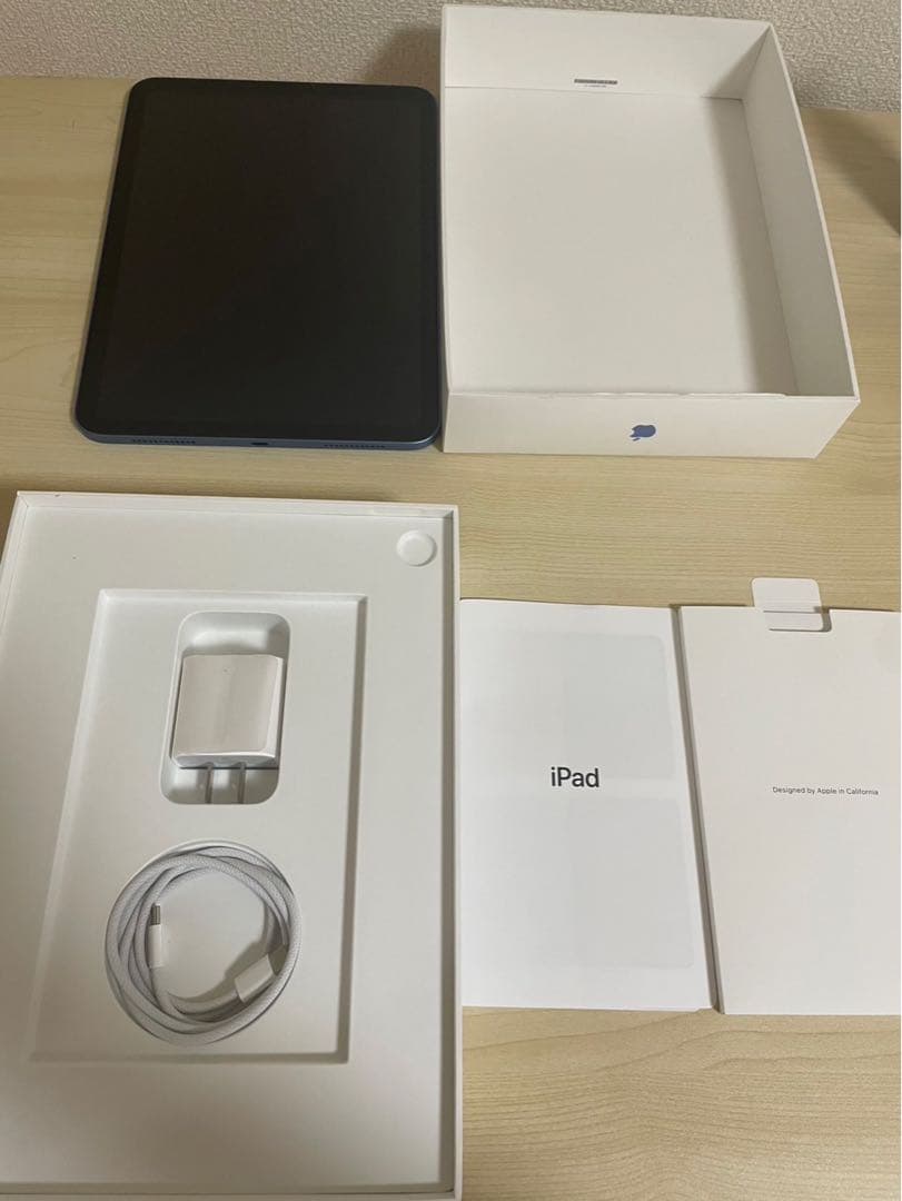 2回使用！iPad A16 Wi-Fiモデル 128GB ブルー　キーボード付き