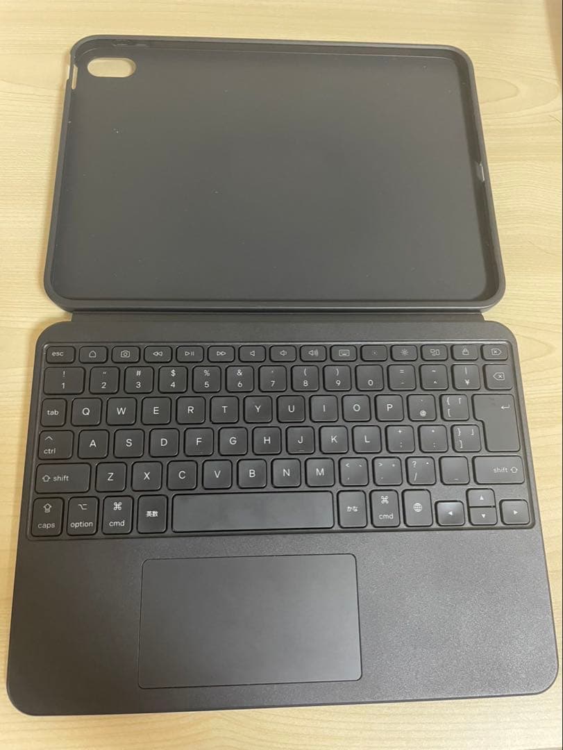 2回使用！iPad A16 Wi-Fiモデル 128GB ブルー　キーボード付き