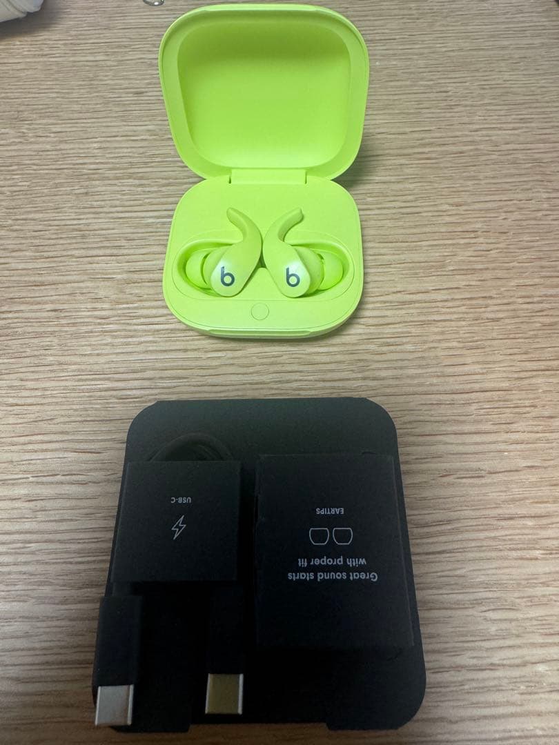 Yuta ワイヤレスイヤホンイエロー交換用イヤーチップ付き