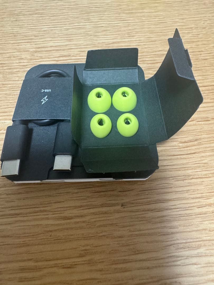 Yuta ワイヤレスイヤホンイエロー交換用イヤーチップ付き