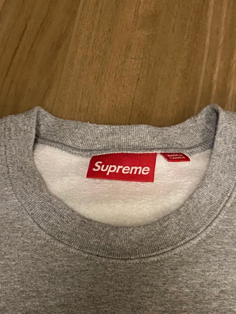 SUPREME グレー クルーネック スウェット