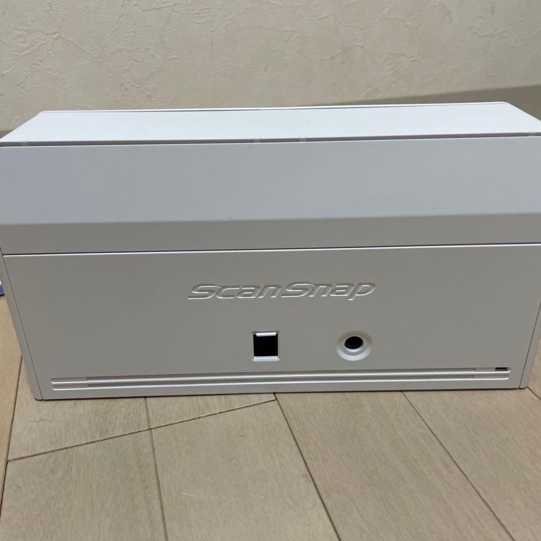 ScanSnap スキャナー 本体と電源アダプター