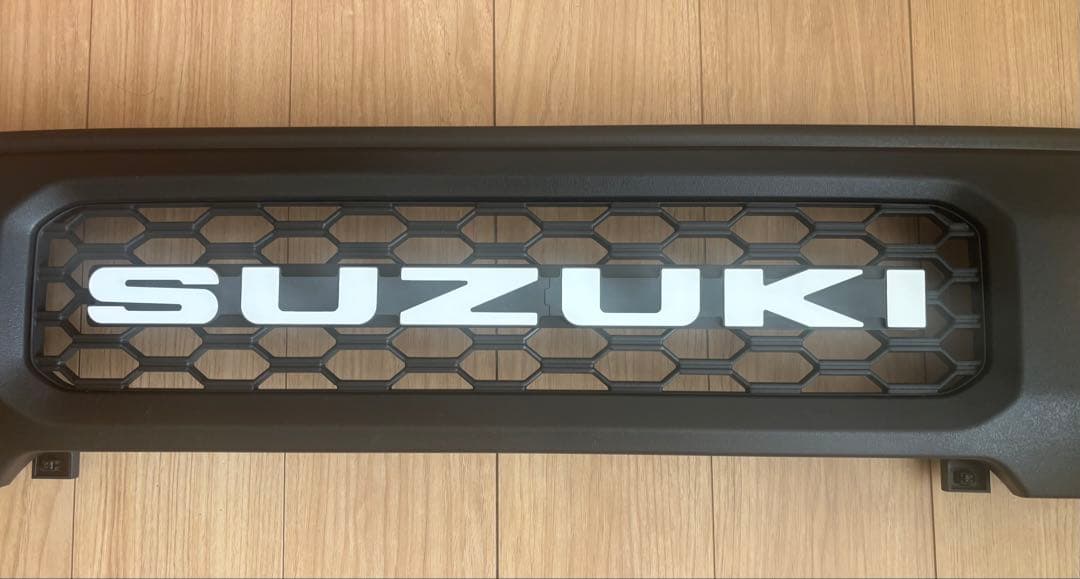 ジムニーjb64/74 ユルクラフトSUZUKI白文字バージョン　完成グリル