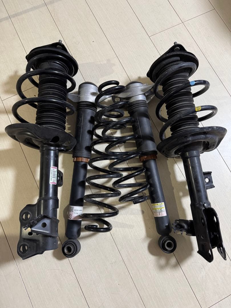 80ハリアー　サスペンション 4本セット　純正