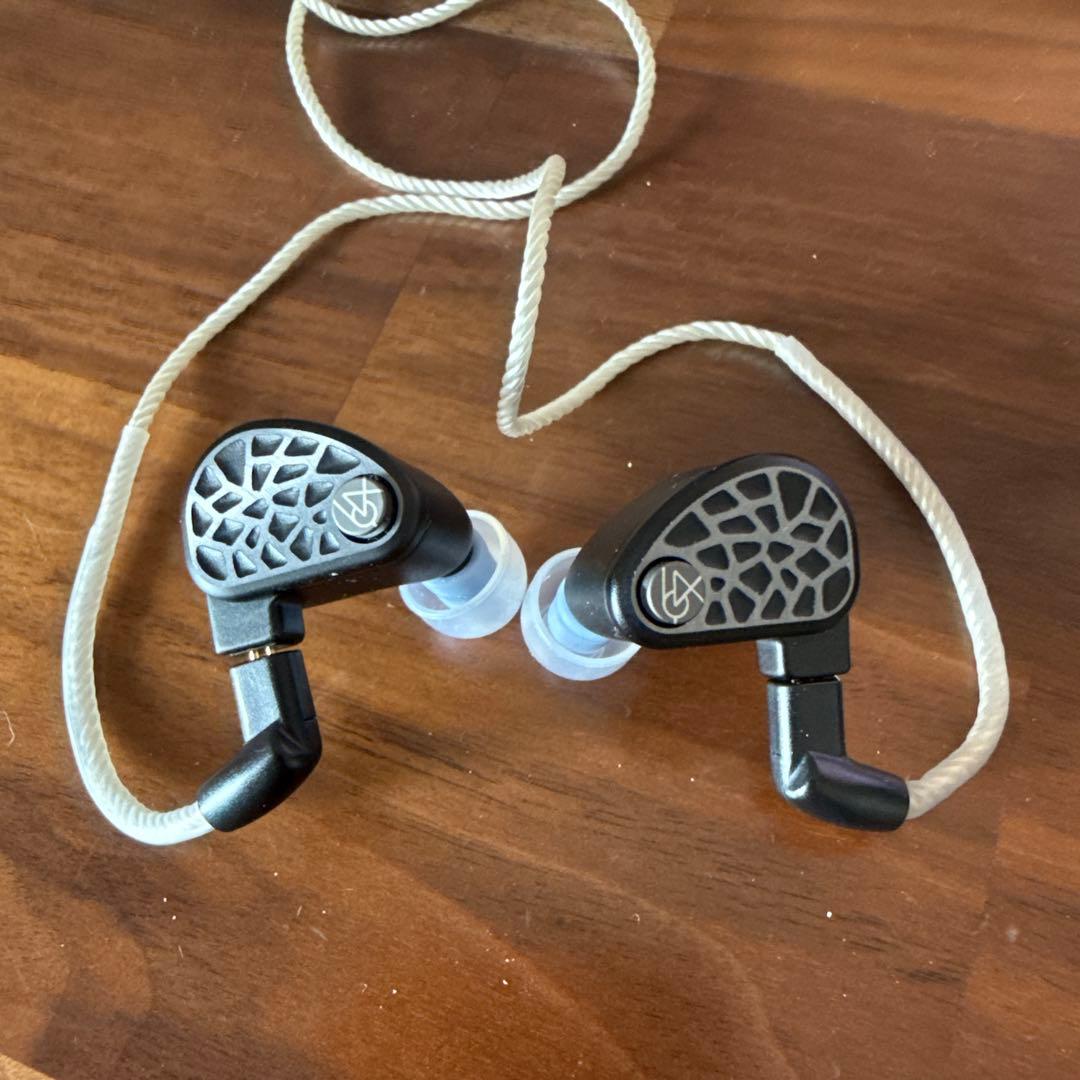 64audio U18s イヤホン