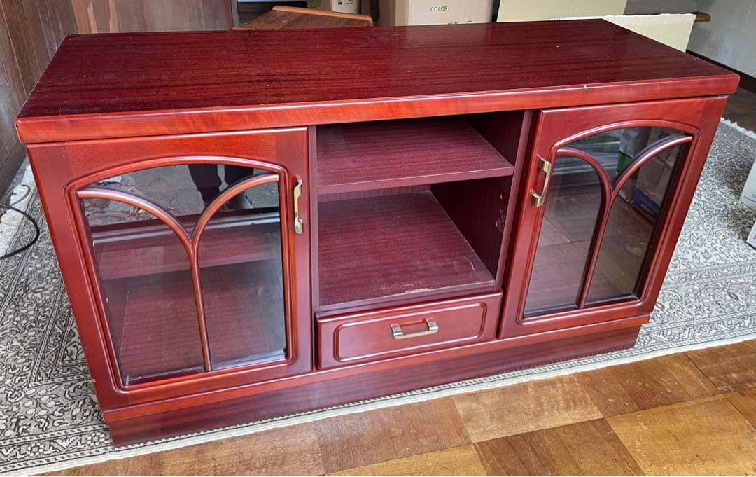 木製キャビネット ガラス扉付き