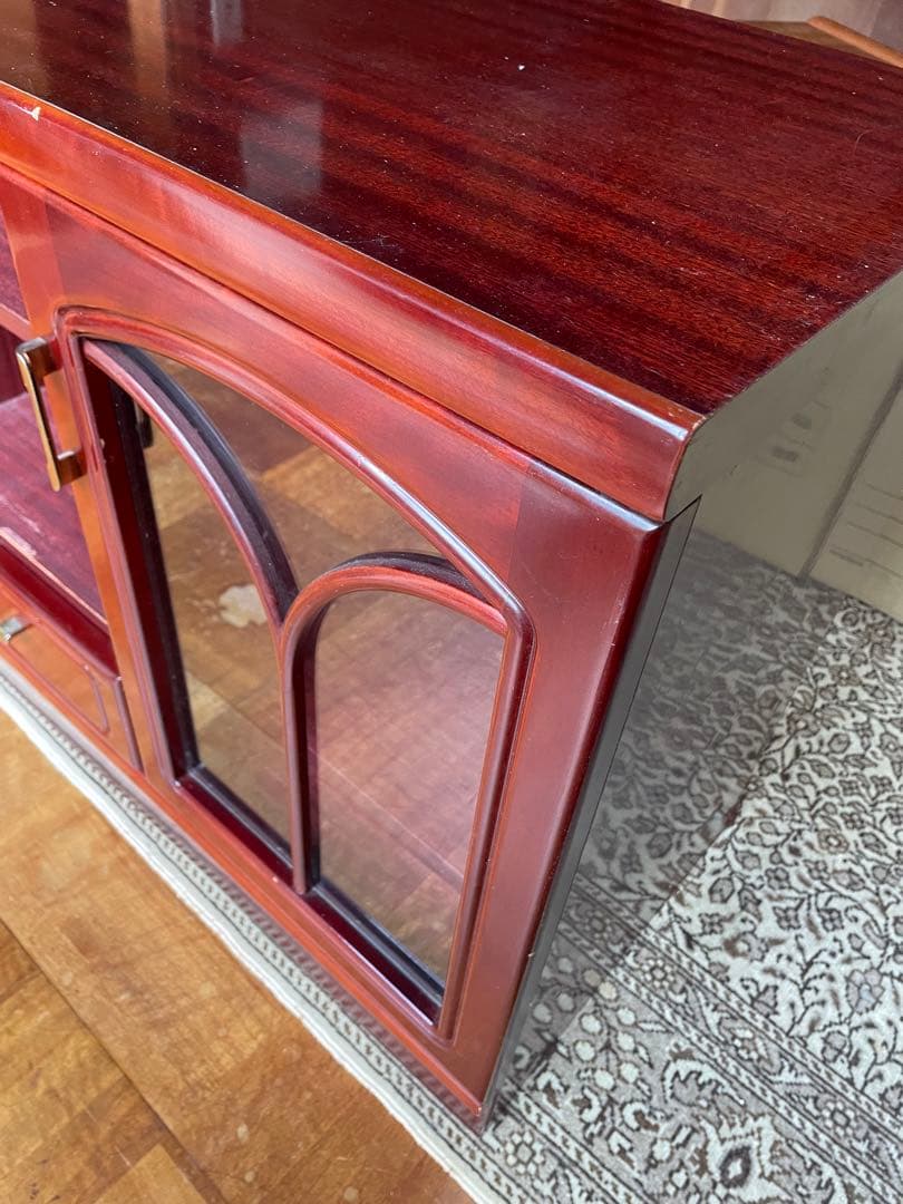 木製キャビネット ガラス扉付き