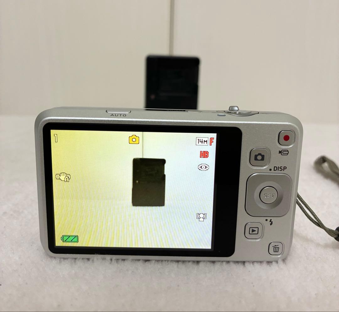 【美品】CASIO EXILIM EX-Z800 シルバー14.1メガピクセル