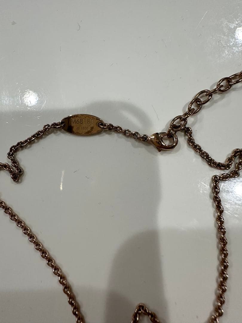 LOUIS VUITTON エセンシャルv ネックレス　ピンクゴールド