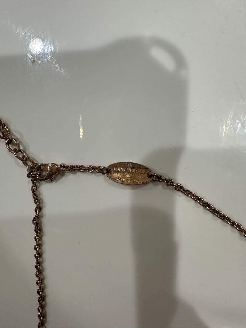 LOUIS VUITTON エセンシャルv ネックレス　ピンクゴールド
