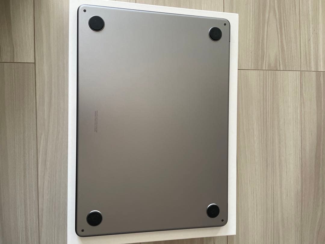 美品MacBook Air M2 13インチ8GB256GB SSDスターライト