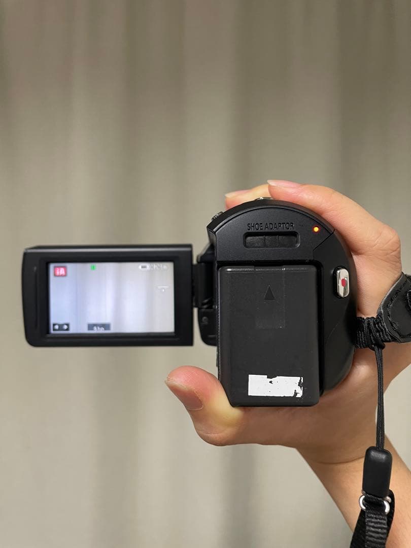 Panasonic HC-V720M ビデオカメラ 本体とアクセサリー