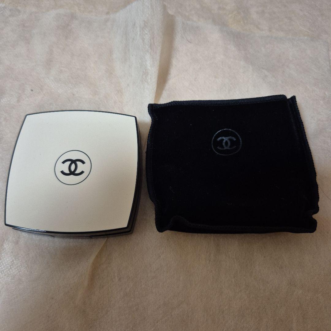 【廃盤　入手困難】シャネル　レベージュパレットルガール ライト【美品】