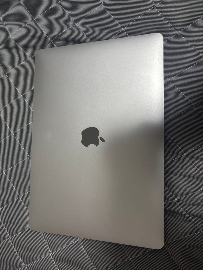 美品Apple MacBook Air m1チップ13インチ256gb