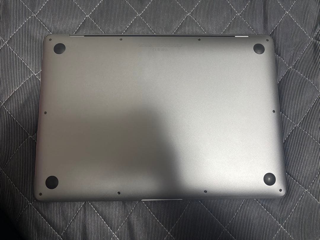 美品Apple MacBook Air m1チップ13インチ256gb